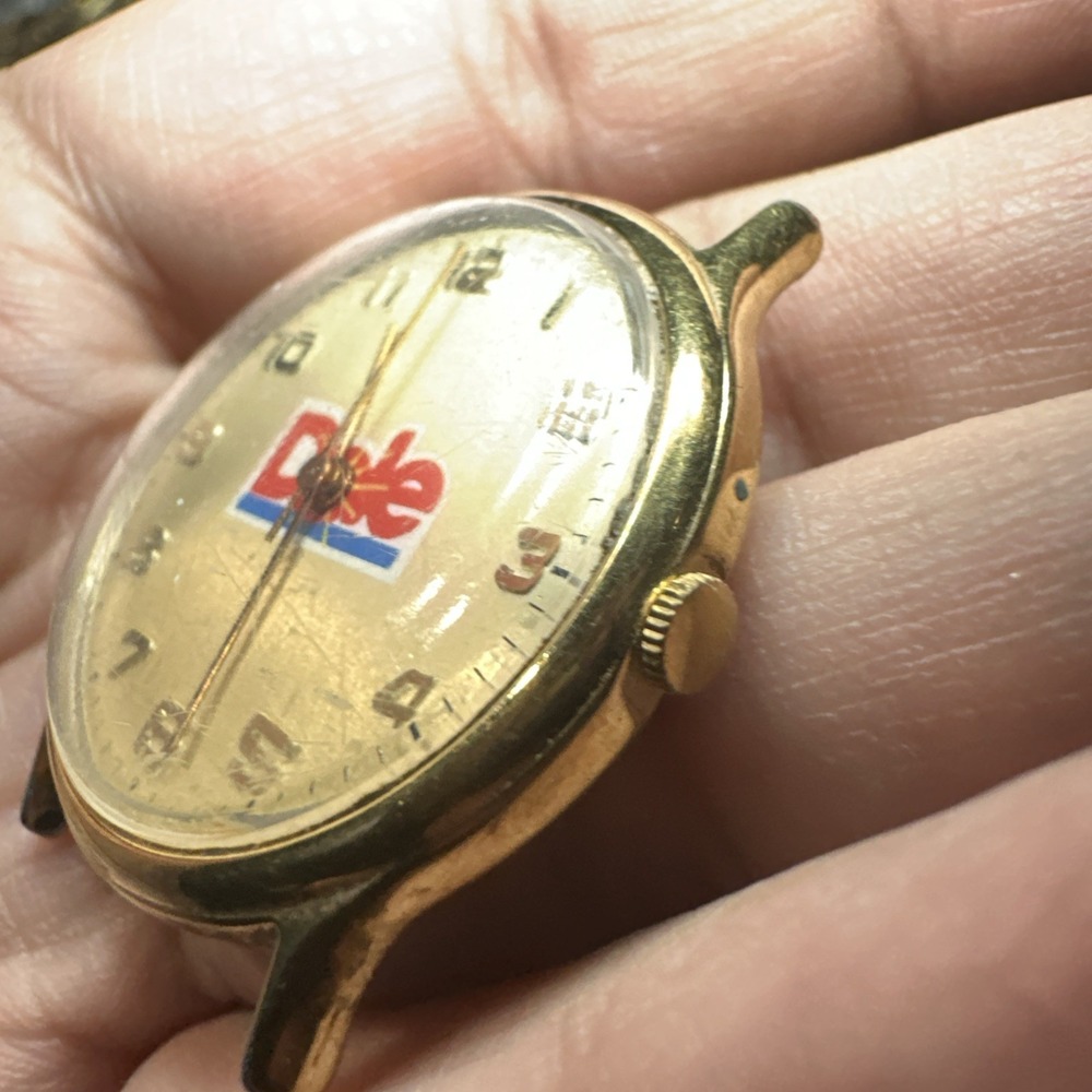 Works Vintage Timex Dole Mens Watch 33mm Quartz Gold Tone - One Lug Is Broken - Picture 12 of 13